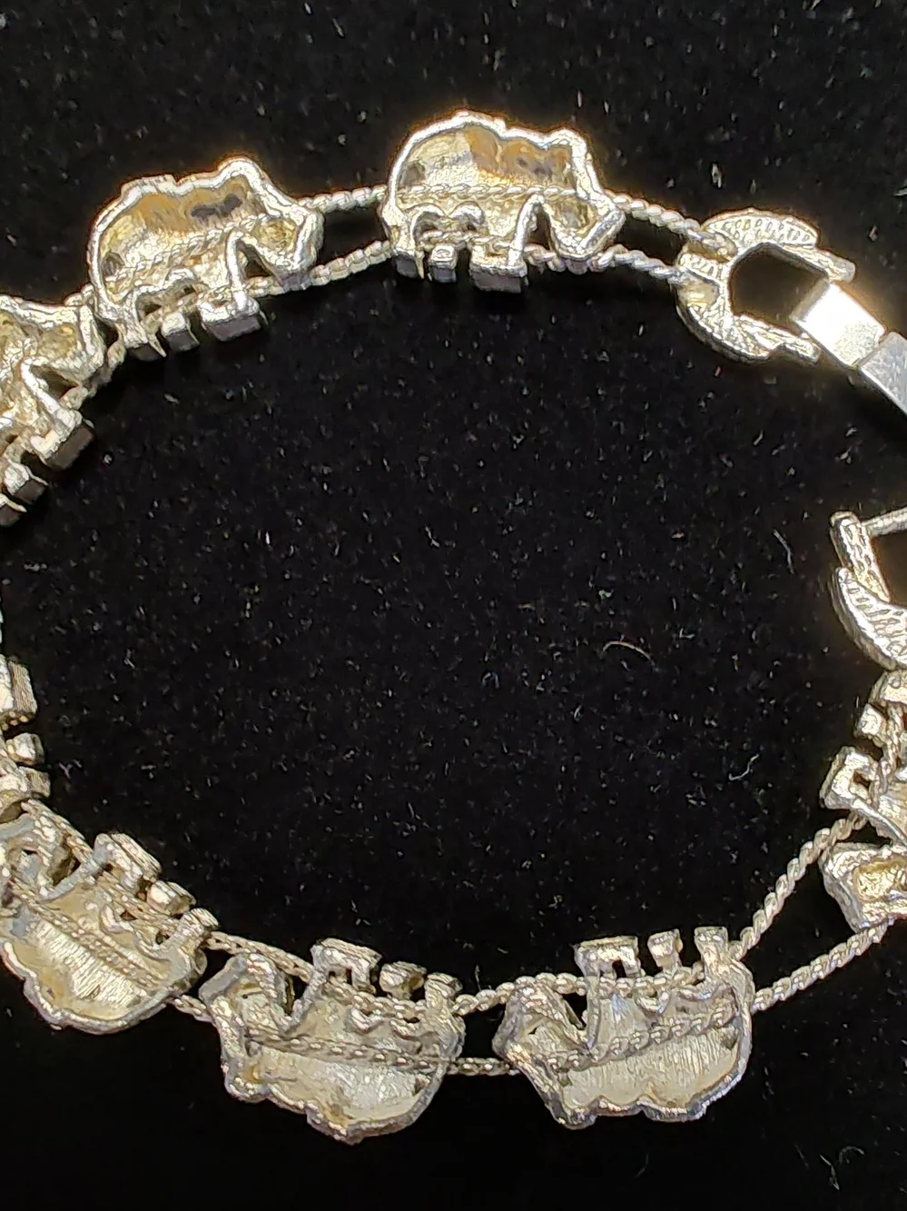 Vintage Silver Tone Elephant Sliding Charm Animal Bracelet Boho Casual 6.5 In